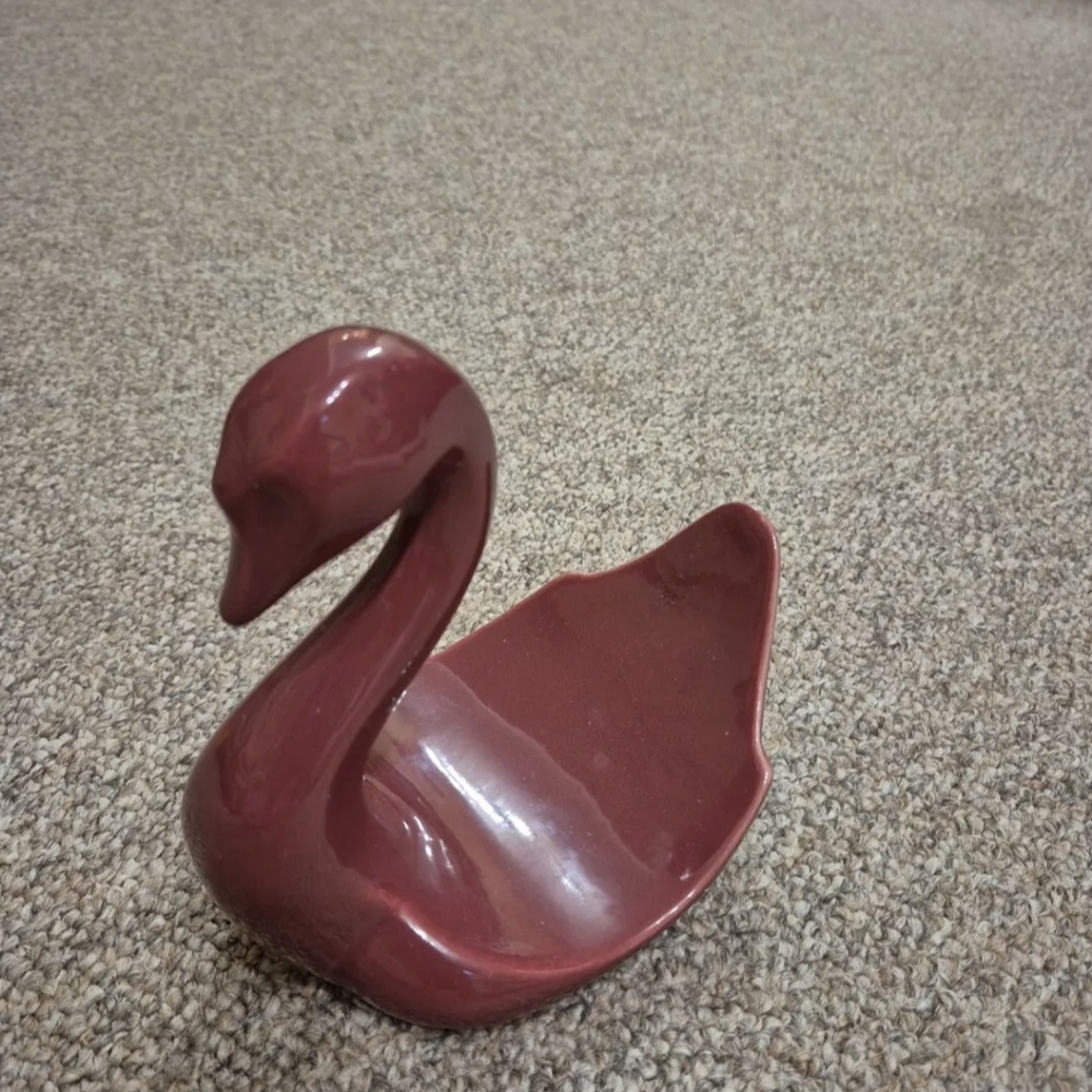Vintage Vohann CA MCM Glazed Ceramic Swan Bathroom Decor Mauve